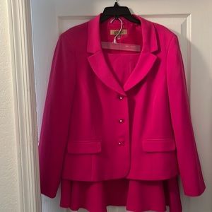 2-piece suit - color: fuchsia.